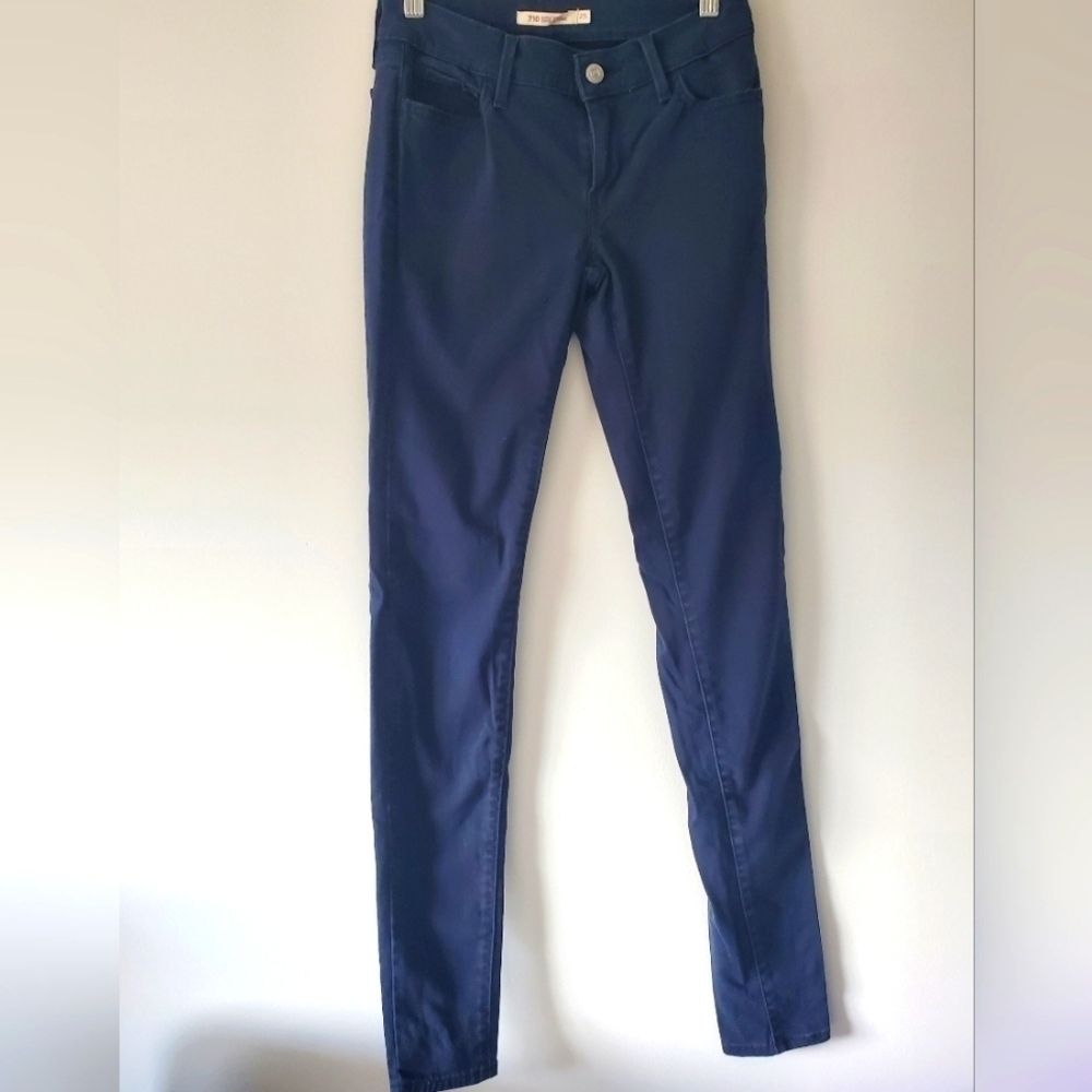 Levi's cotton skinny pants  size 25